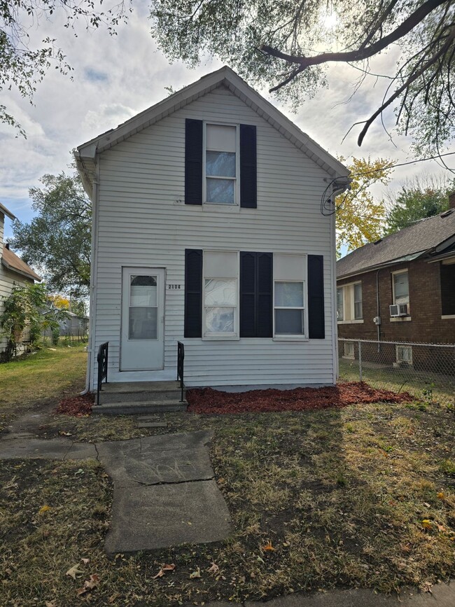 property at 2104 W Garden St