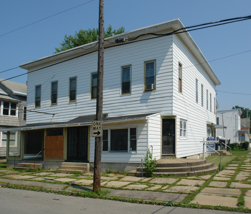 123-127 Grand St in Amsterdam, NY - Building Photo