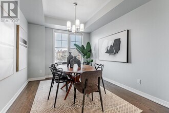 10610 Bathurst St in Richmond Hill, ON - Building Photo - Building Photo