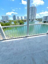 2930 Point E Dr in Aventura, FL - Building Photo - Building Photo