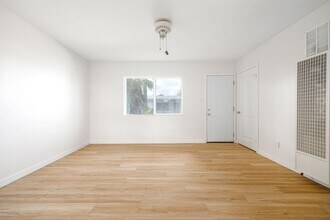 767 Ball Ave in Escondido, CA - Foto de edificio - Building Photo