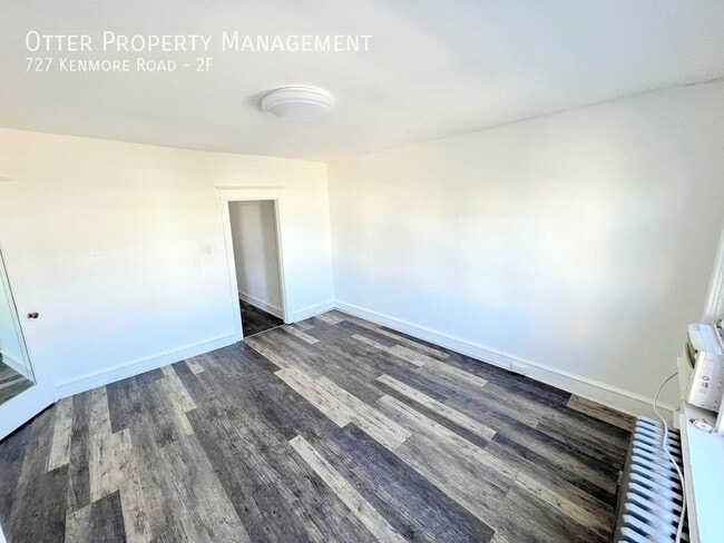 727 Kenmore Rd in Philadelphia, PA - Building Photo - Building Photo