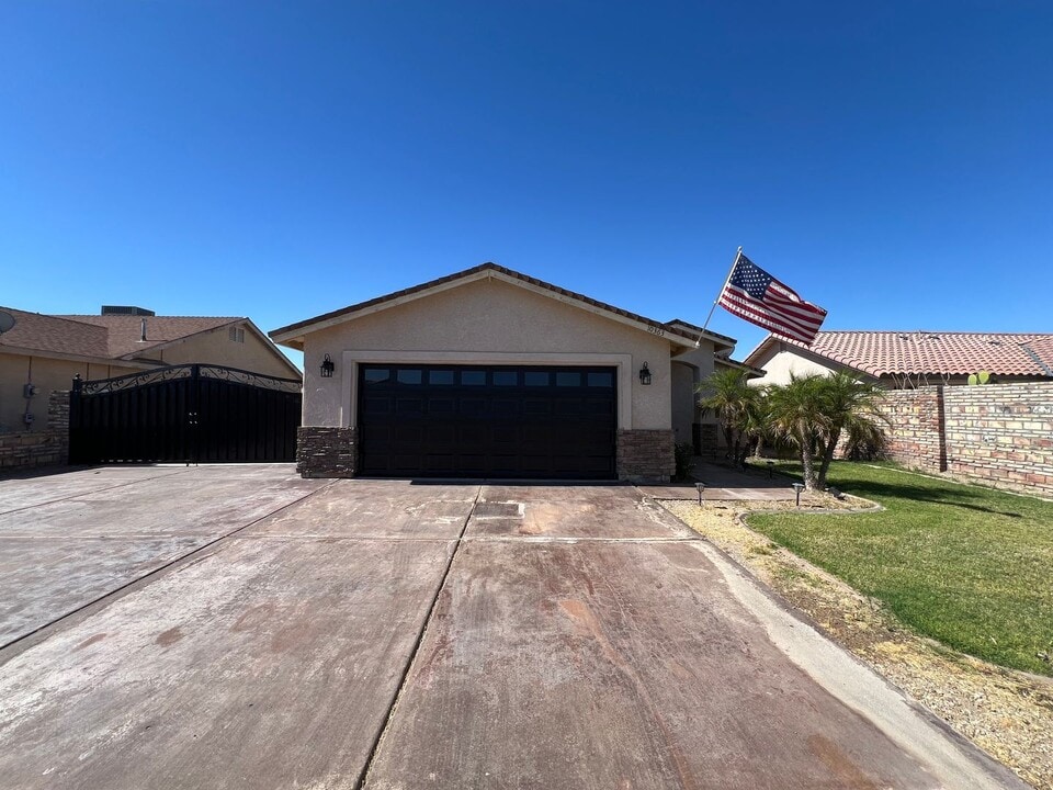 10363 E 38th Pl in Yuma, AZ - Building Photo