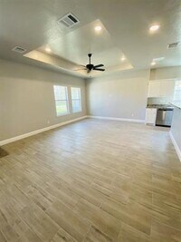 506 Robinson St photo'