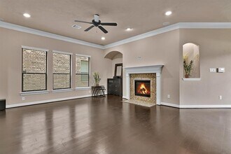 2725 King's Retreat Cir in Houston, TX - Foto de edificio - Building Photo