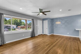 10514 Sandra Lynn Dr in Dallas, TX - Building Photo - Building Photo
