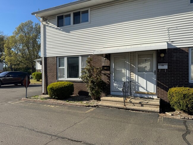property at 466 Middletown Ave