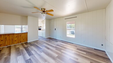 802 Peach St in Brownwood, TX - Foto de edificio - Building Photo