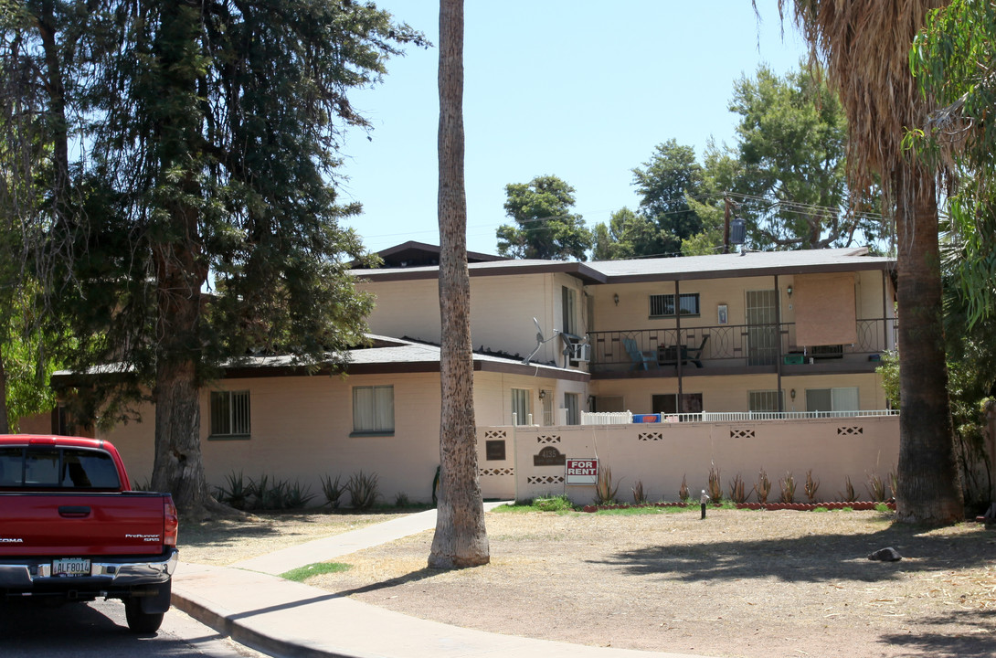 Apache Shadows in Phoenix, AZ - Building Photo