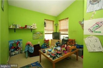 15640 Montview Dr in Montclair, VA - Building Photo - Building Photo