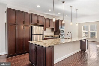 42211 Yancey Terrace in Ashburn, VA - Building Photo - Building Photo