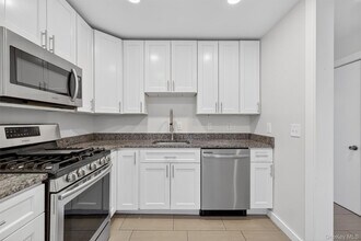 175 Sterling Pl in Highland, NY - Building Photo - Building Photo