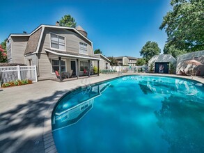 The Overlook Apartment Homes in Huntsville, AL - Building Photo - Building Photo