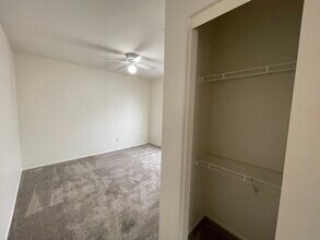 2300 Jeans Ct in Signal Hill, CA - Building Photo - Building Photo