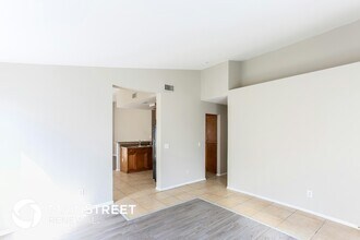 10714 W Glenrosa Ave in Phoenix, AZ - Building Photo - Building Photo
