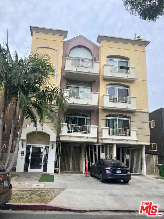 1952 Selby Ave in Los Angeles, CA - Building Photo - Building Photo