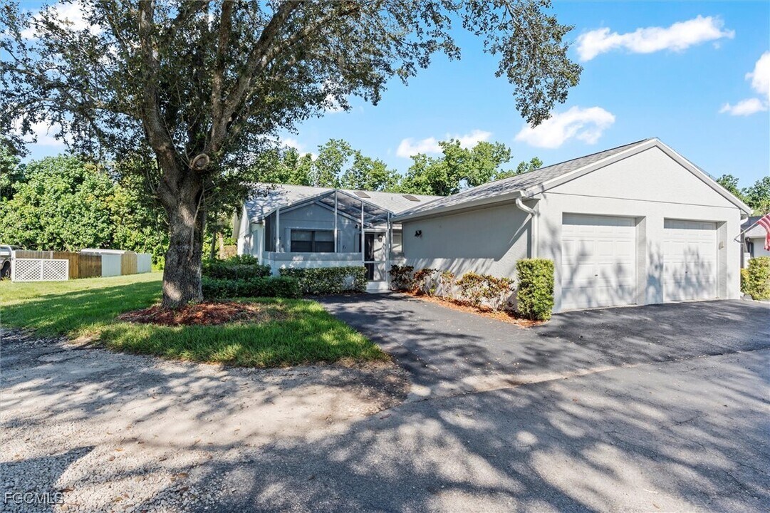 4762 Blackberry Dr in Ft. Myers, FL - Building Photo