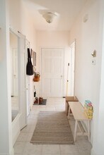 50 Bartlett St in Somerville, MA - Foto de edificio - Building Photo