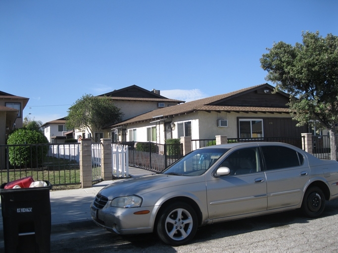 1250 Valencia Ave in Hemet, CA - Foto de edificio