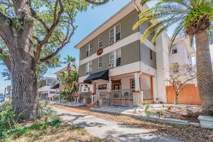 417 4th St N in St. Petersburg, FL - Building Photo