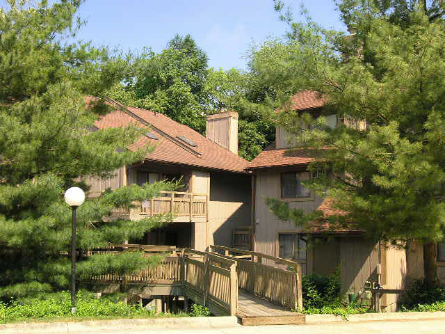 Pine Mill Ridge Apartments in Cuyahoga Falls, OH - Building Photo - Building Photo