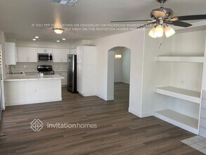 3320 Twin Bridges Ct in Las Vegas, NV - Building Photo - Building Photo