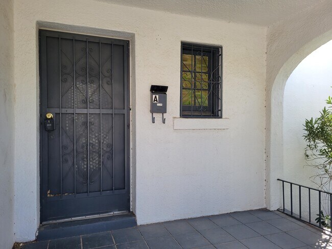 1514 N Stanton St in El Paso, TX - Building Photo - Building Photo