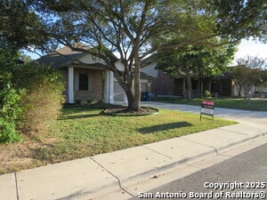 137 Conway Castle Dr in New Braunfels, TX - Building Photo - Building Photo