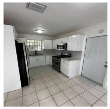 20405 NW 21st Ave in Miami Gardens, FL - Building Photo - Building Photo
