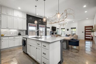 2203 E 14th St in Austin, TX - Building Photo - Building Photo