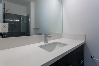 2204 7th Ave in Los Angeles, CA - Building Photo - Interior Photo