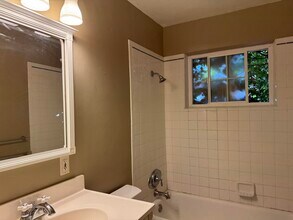 1039 Princeton Dr NE in Albuquerque, NM - Building Photo - Building Photo