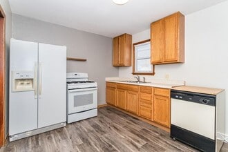 1315 Douglas Ave in Ames, IA - Building Photo - Building Photo
