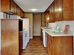 2910 Louisiana Ave N in Minneapolis, MN - Foto de edificio - Building Photo