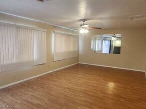 103 S Mallard St in Las Vegas, NV - Building Photo - Building Photo