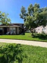 1076 W Calle Del Sol in Azusa, CA - Building Photo