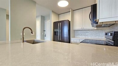 2752 Ka?aha St in Honolulu, HI - Building Photo - Building Photo