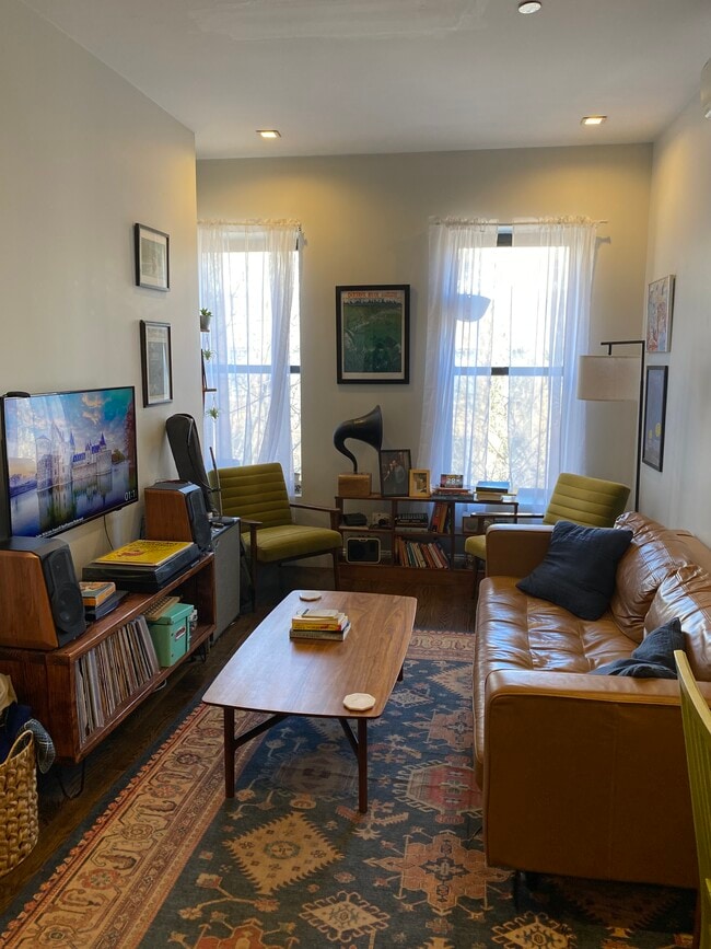 6080 Myrtle Ave, Unit 3H