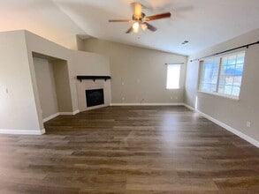 9404 Long River Dr in Reno, NV - Building Photo - Building Photo