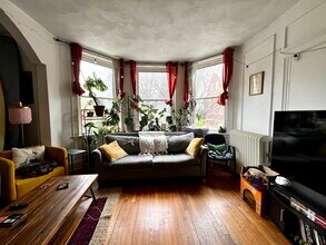 144 Coolidge St in Brookline, MA - Building Photo - Building Photo