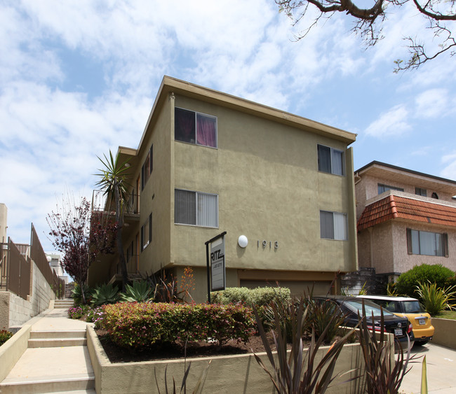 1913 11th St - TWO bedrooms AVAILABALE ! in Santa Monica, CA - Building Photo - Building Photo