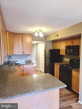 2068 Royal Fern Ct in Reston, VA - Building Photo - Building Photo
