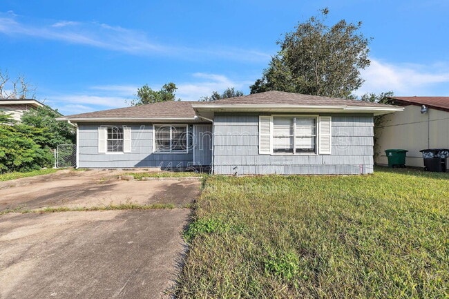 6419 Belarbor St in Houston, TX - Building Photo - Building Photo