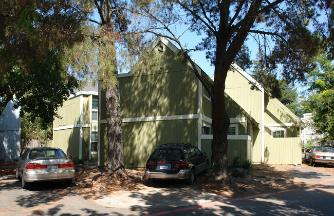 1736 Mission Blvd in Santa Rosa, CA - Building Photo - Building Photo