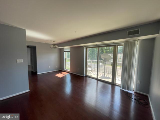 5211 Newton St-Unit -102 in Bladensburg, MD - Foto de edificio