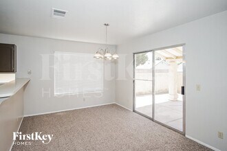 5317 Sandstone Dr in Las Vegas, NV - Foto de edificio - Building Photo