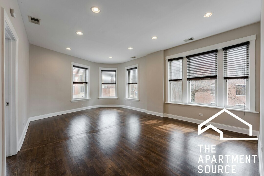2505 W Argyle St in Chicago, IL - Building Photo