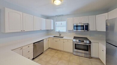 181 Maple St in Santa Rosa Beach, FL - Foto de edificio - Building Photo