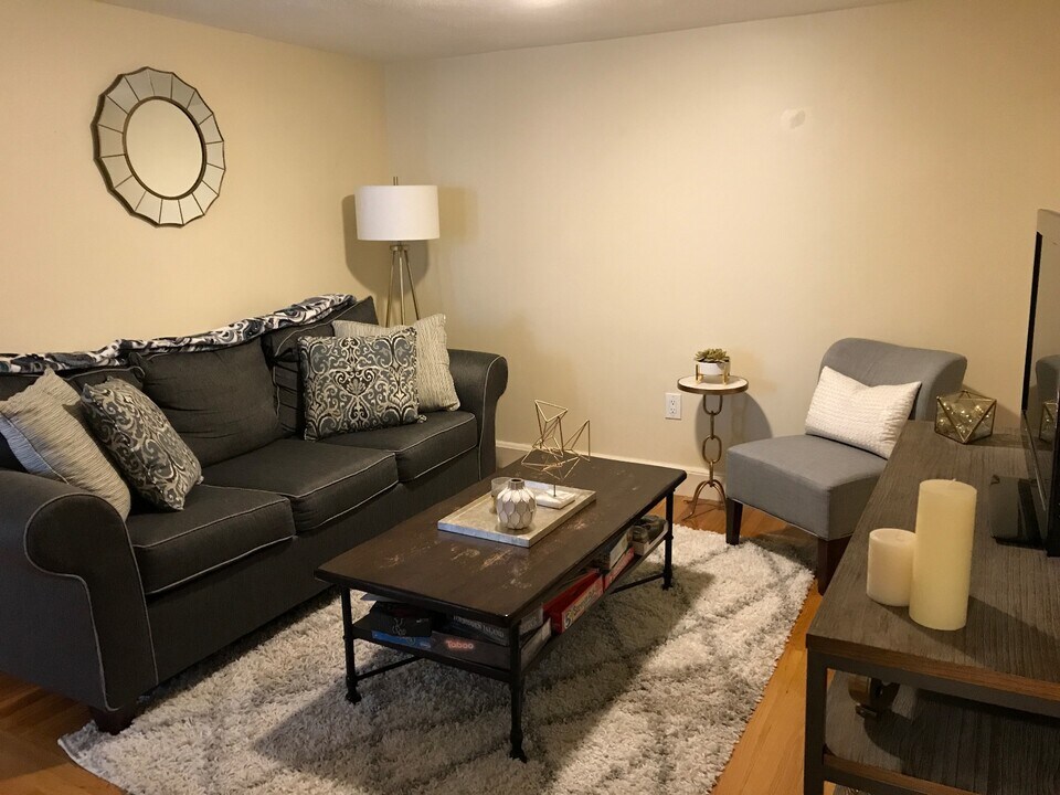 137 Peterborough St, Unit #33 in Boston, MA - Building Photo