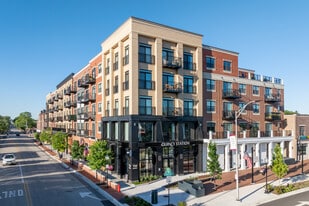 Quincy Station in Westmont, IL - Building Photo